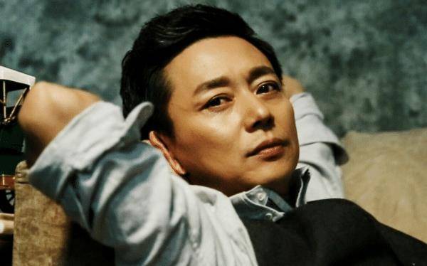 从小就想当演员的刘奕君,一直很热爱这份职业,儿子也