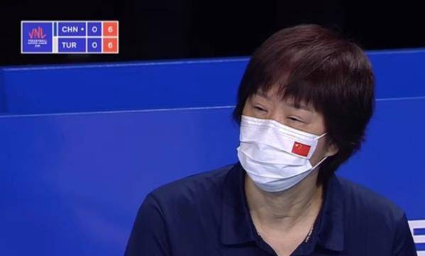 这些年来,我们看到郎平担任中国女排教练,在今年的比赛中从未见过她