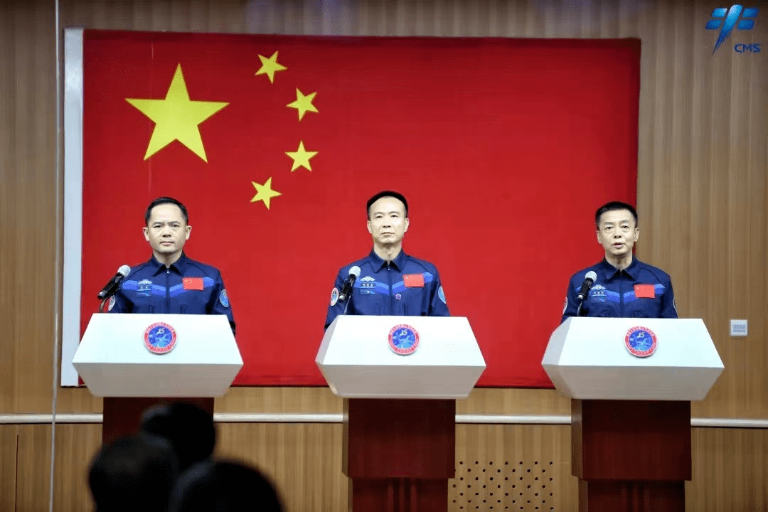 神舟十五号3名航天员顺利进驻中国空间站，两个航天员乘组首次“太空会师”