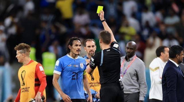 乌拉圭或被国际足联严惩，禁止参加世预赛！赛后围攻裁判推搡骂人