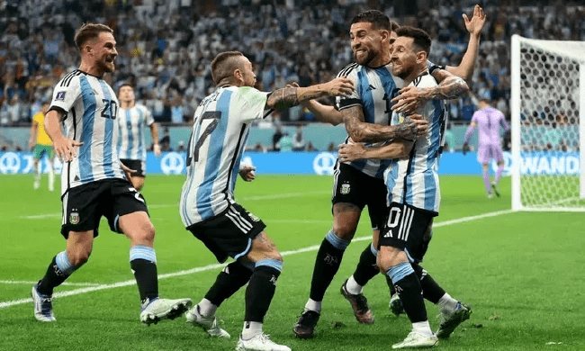 世界杯-梅西进球 阿尔瓦雷斯破门 阿根廷2-1晋级