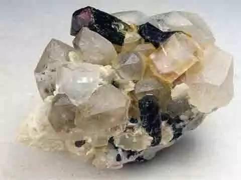ʯͷ