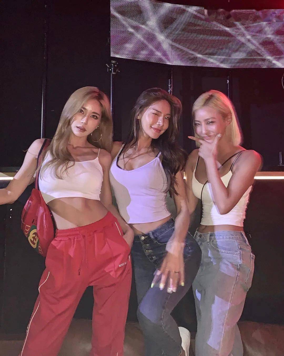 身材好到被老外骚扰，这几位性感女DJ你喜欢哪一位？