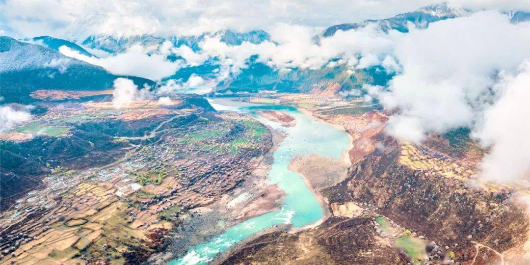 我解锁了17个西藏桃花网红打卡地，有人到那里摄影，成果...