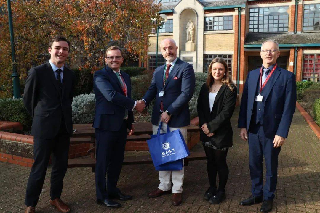 ������Э��-���ء�Э����ƪ�� | ¬������У�����Ӳη�Ӣ������ ...