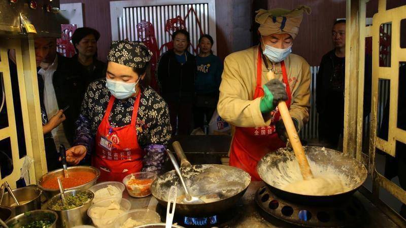 快手朝当地开了“三枪”