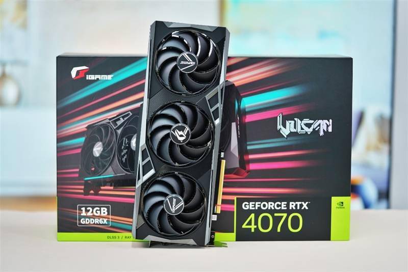 堪称堆料狂魔！iGame GeForce RTX 4070 Vulcan OC评测：游戏温度不超60度