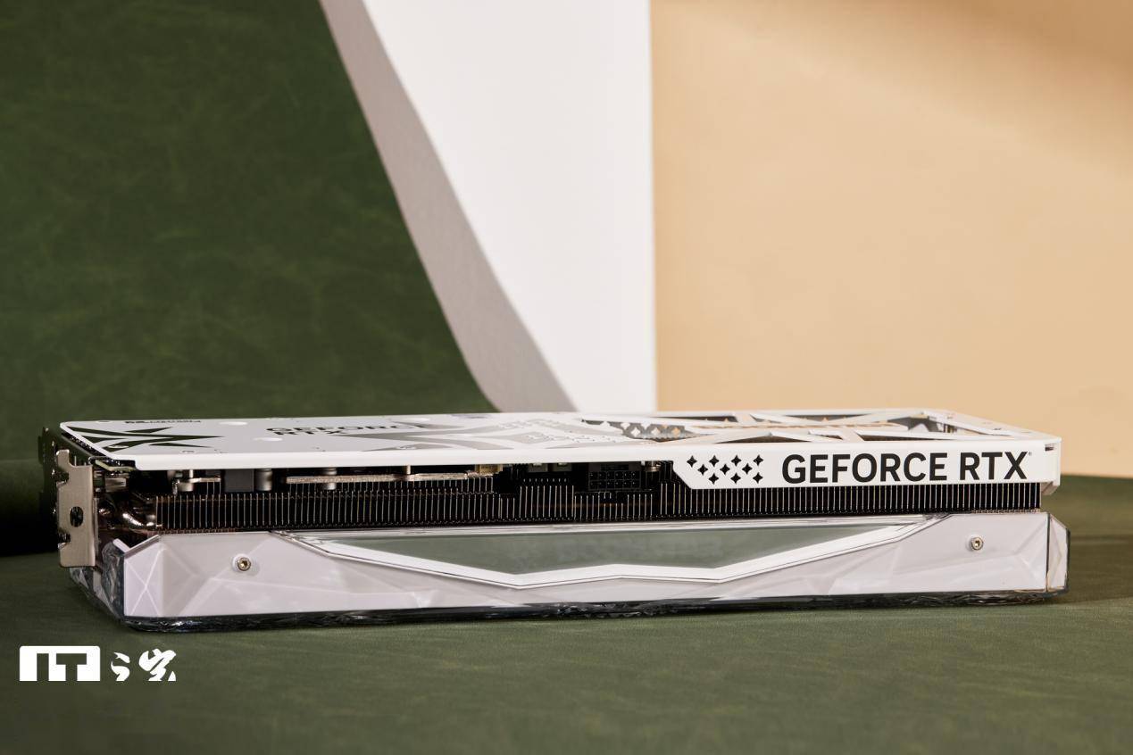 影驰 GeForce RTX 4070 星曜 OC 评测：首发新卡中的性能王者