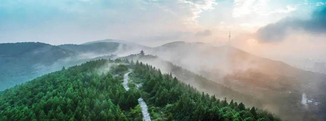 周末有雨 小伙伴出门的时候要带雨具哦 最后带大家看看雨后的相山有多美