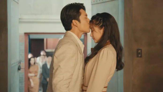 《梅花红桃》:民国版狼人杀,黑白难辨,迷雾重重 《梅花红桃》:民国版狼人杀,黑白难辨,迷雾重重