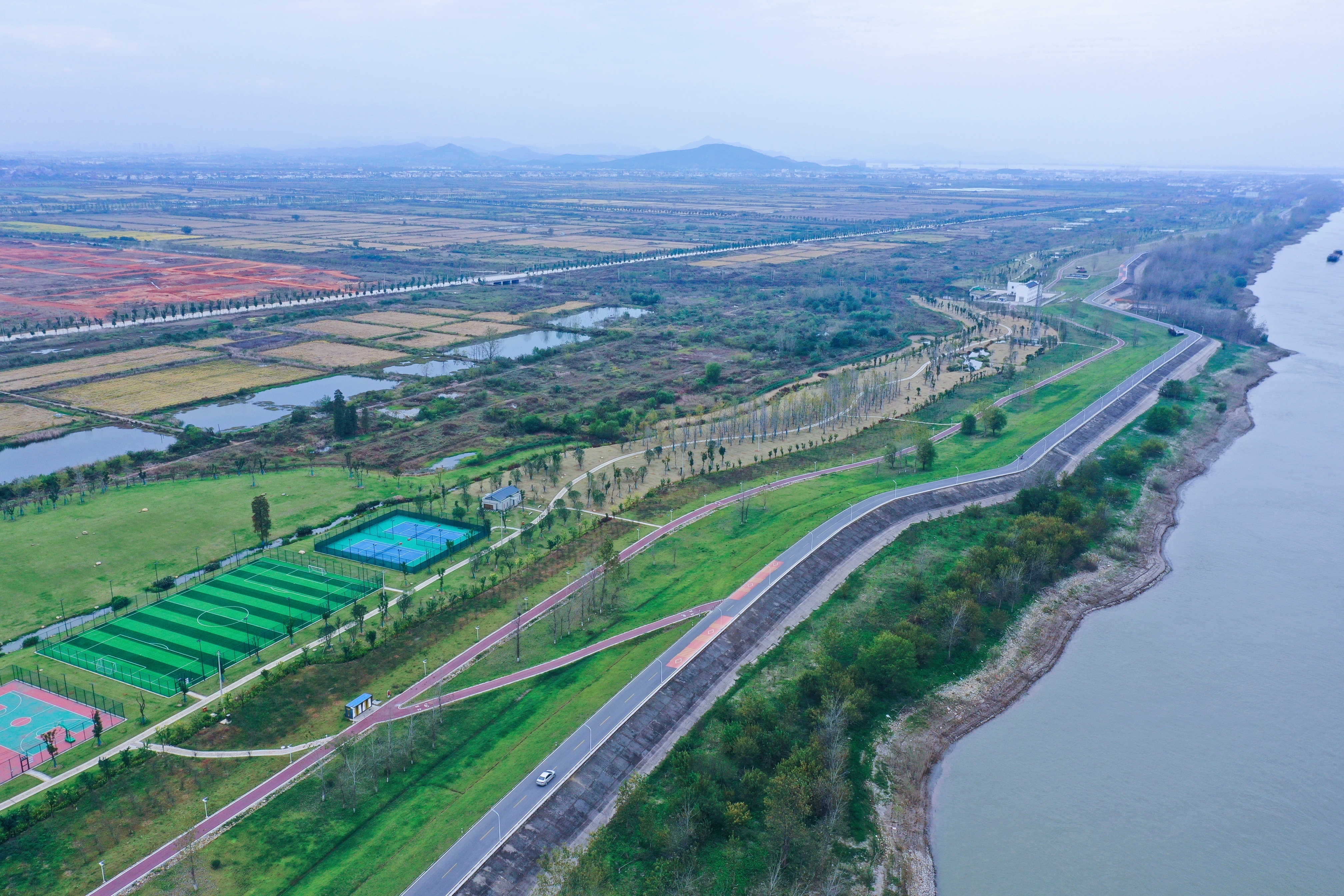 航拍九江长江最美岸线城西港湿地公园