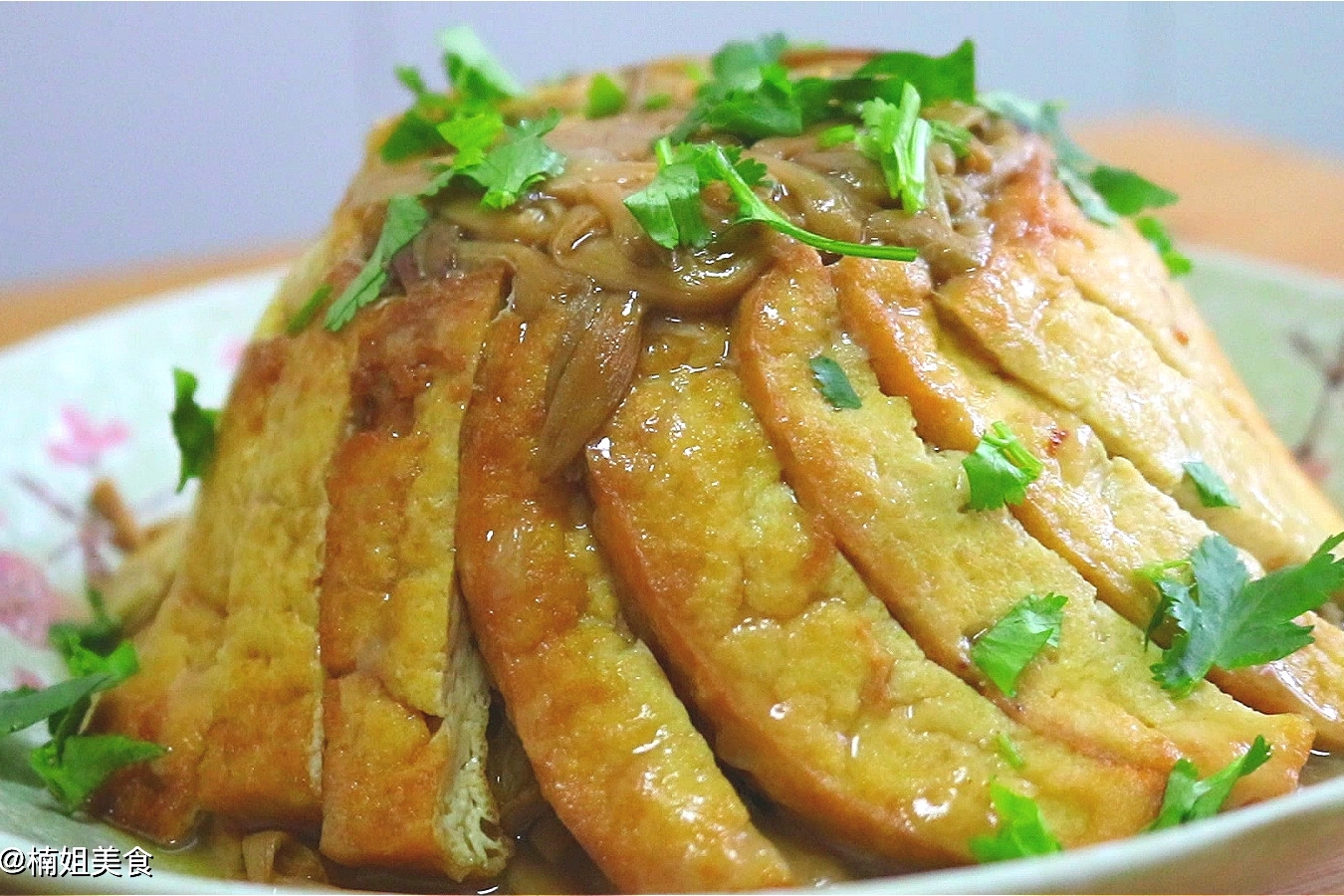 农村大席上的扣完菜豆腐扣碗外交里嫩咬一口汁水饱满好吃