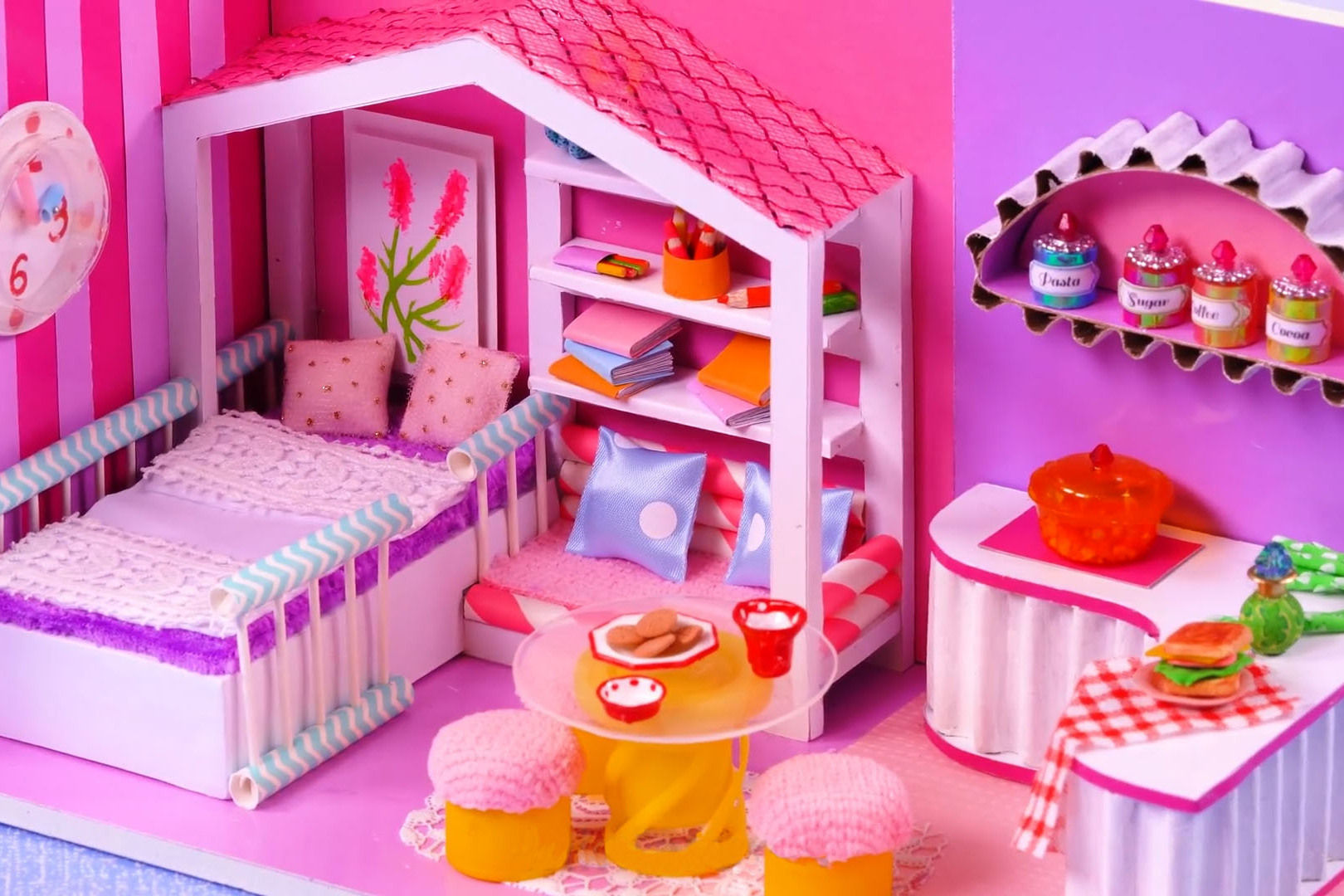 diy迷你娃娃屋粉红色的芭比卧室