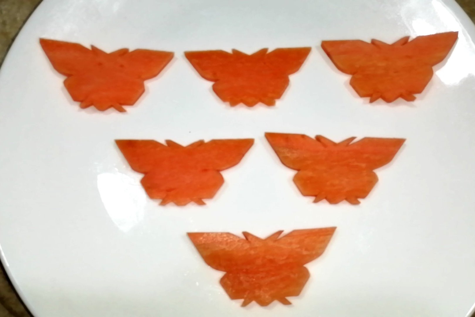 胡萝卜蝴蝶花的切法图片