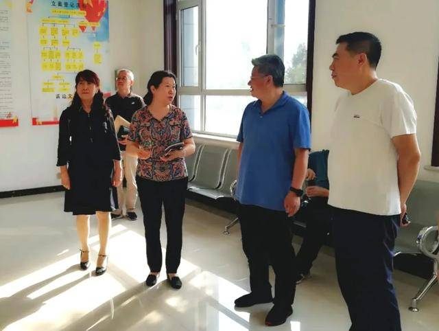 杜晓凤一行详细视察了我