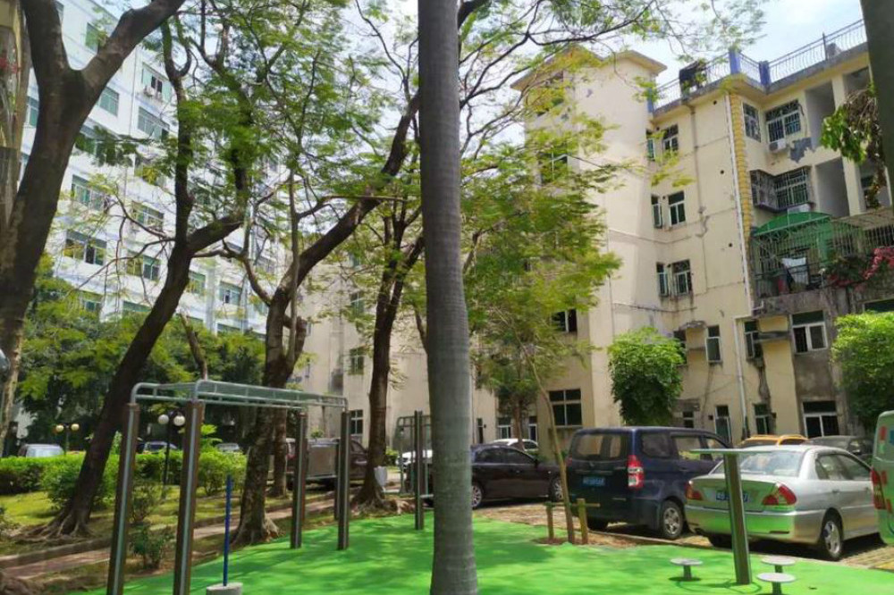 深圳龙岗翡翠明珠 94平3房 靠近地铁口 刚需户型