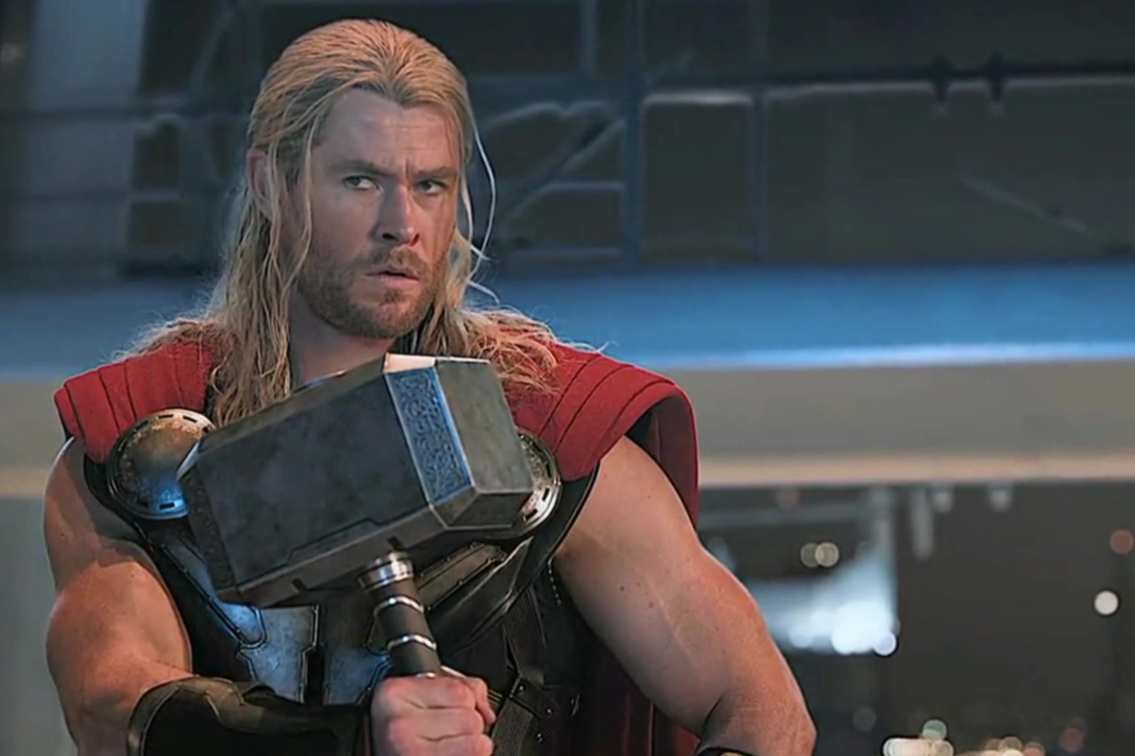 这把锤子要是你你能拿得动吗看雷神惊呆的眼神