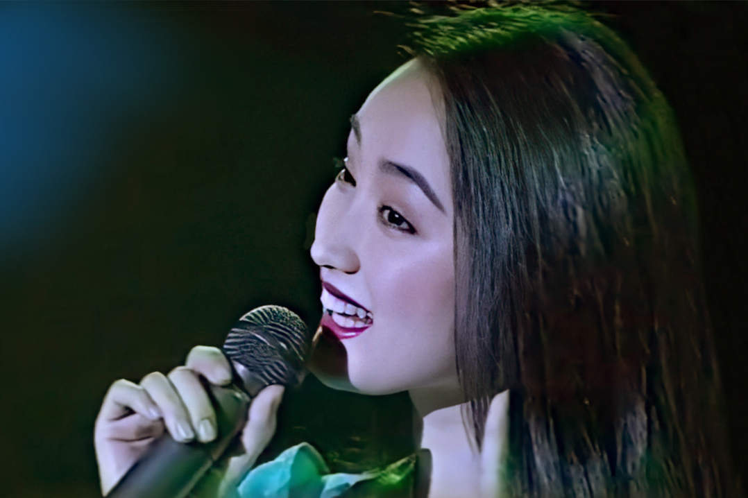 杨钰莹25年前现场版月亮船纯纯的样子纯纯的嗓音像天使