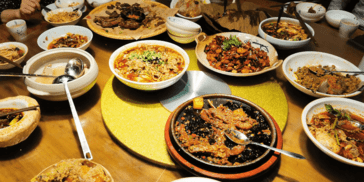 中外厨艺大比拼！到底谁家的功夫菜更吸引你