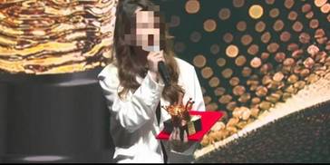 大学生称自费30万拍片才得三等奖，公开拒领！高校称未追究