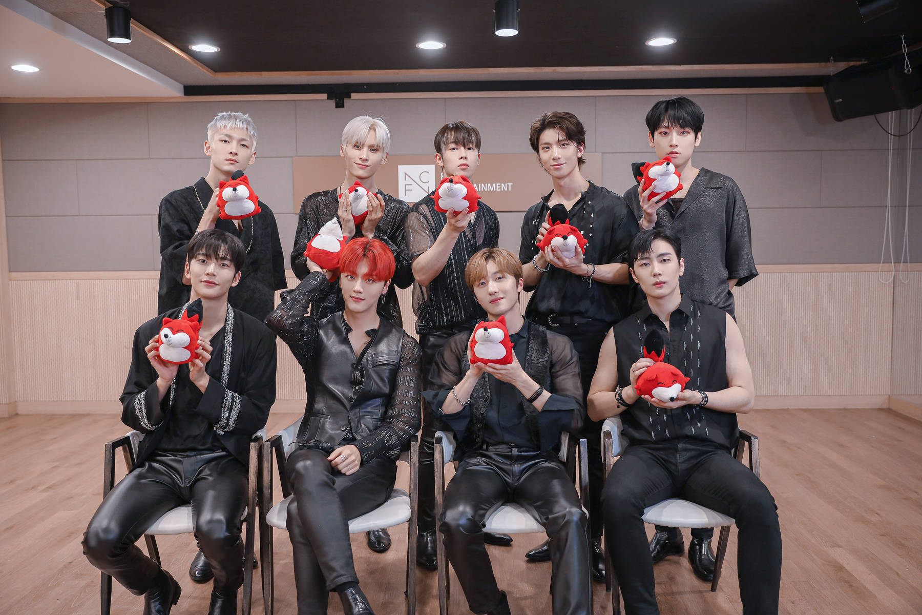 在音乐,影视,综艺各个领域都崭露头角的sf9,凭借优越的外貌,出色的