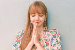 lisa演唱会现场捂嘴哭泣 粉丝表示很心疼