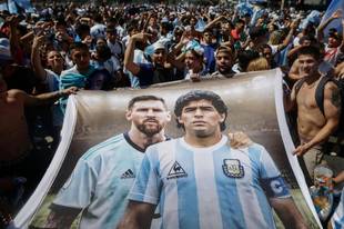 阿根廷世界杯夺冠举国欢庆 数万球迷涌上街头