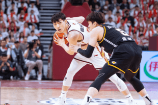 辽篮抵达沈阳，数百人高喊4-0