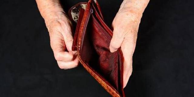 人越穷越不要买这五样东西！