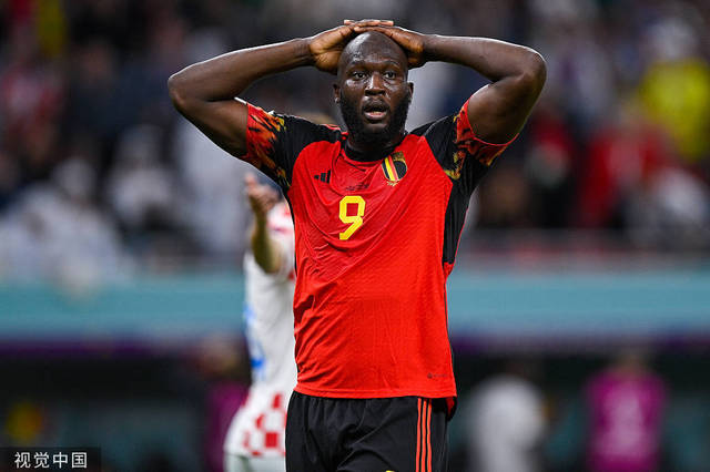 世界杯-比利时0-0克罗地亚 卢卡库抱头懊丧