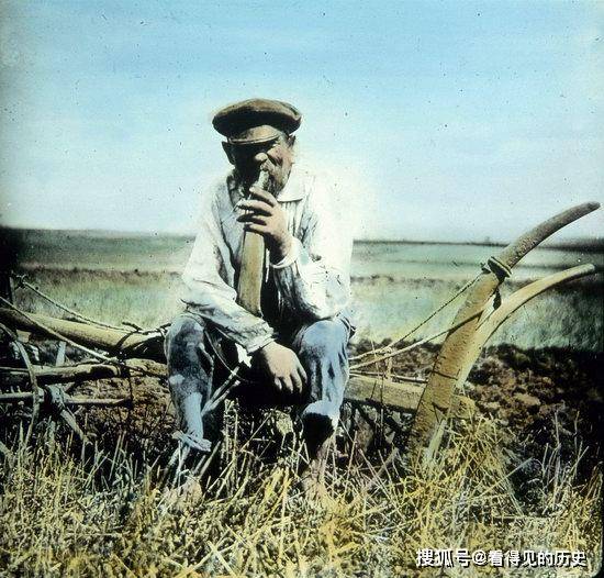 原创彩色老照片 百年前的苏联农村 老百姓过得不容易