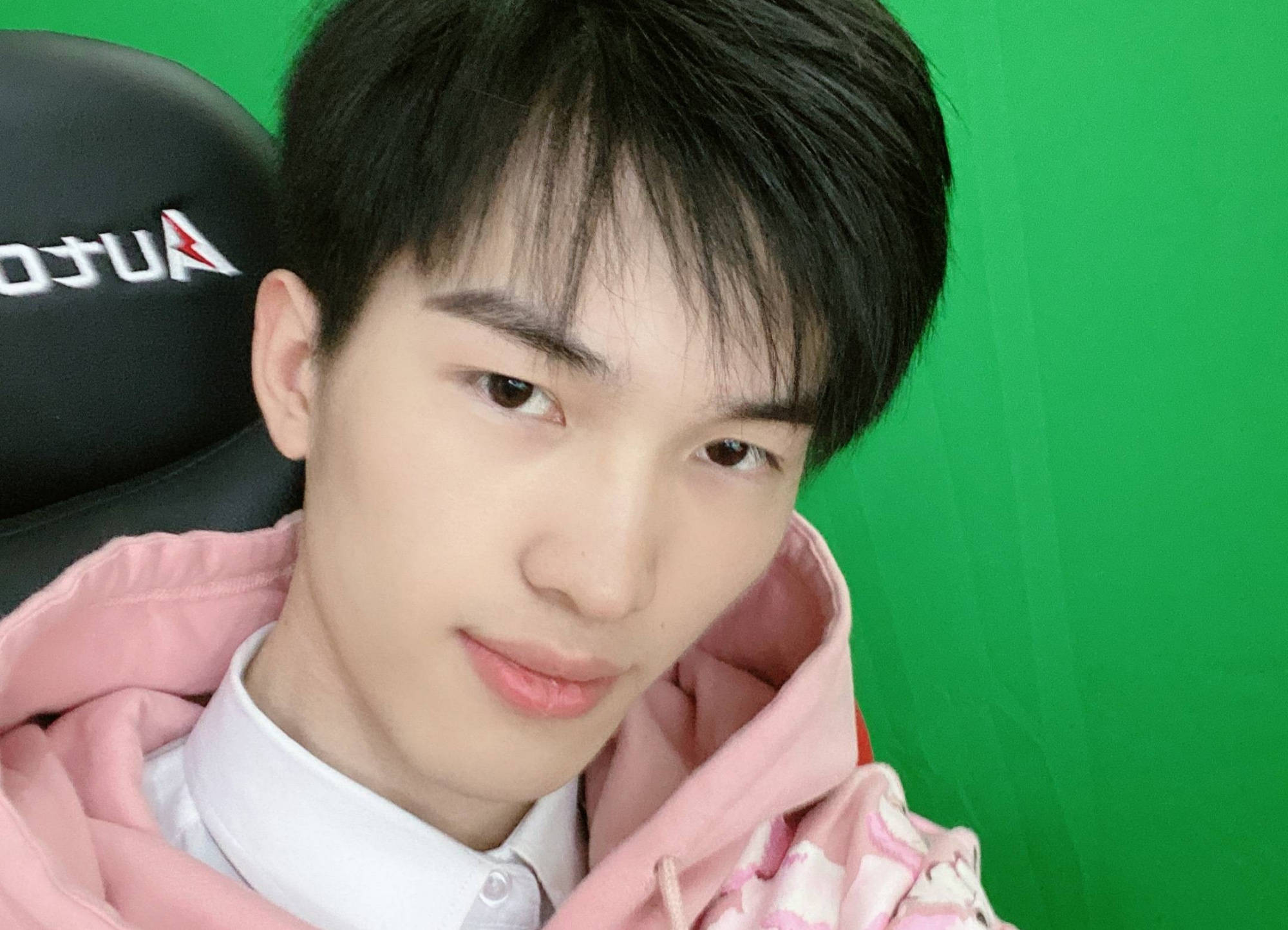 和平精英难言宣布停播,因弹幕生气下播,直播间来了一群刷猴大军