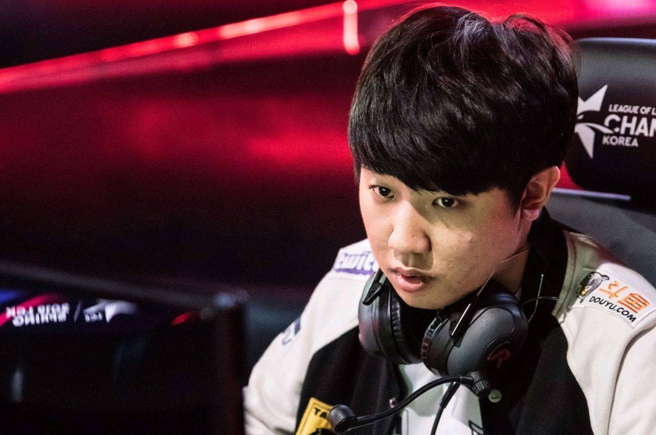 khan真是个对话鬼才一句话就让小天彻底无语fpx真是捡到宝了