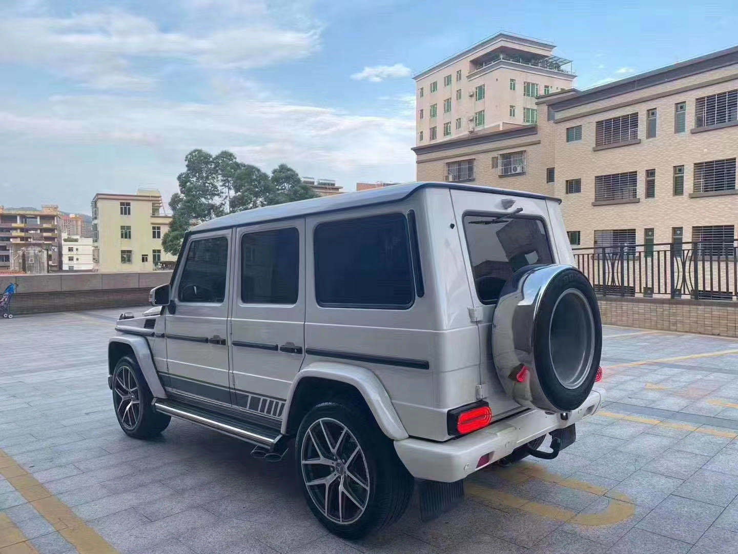 62万入手17款奔驰g63送给领导,只为让领导给我升职的机会