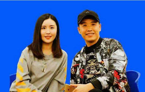 凭《乡村爱情》走红,却被赵本山除名,今女儿比赵本山女儿强!_关小平