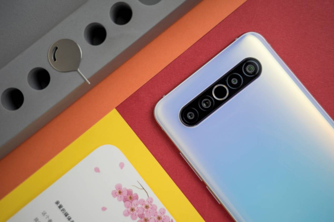 魅族17评测外观篇:一如既往的梦幻