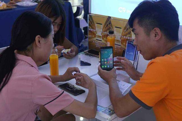 原创手机店老板爆料网购手机和实体店买手机简直差太多了