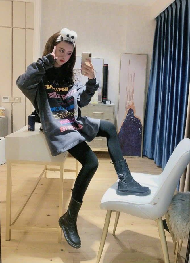 原创论p图只服韩安冉看到她弯曲的小腿不敢相信自己的眼睛