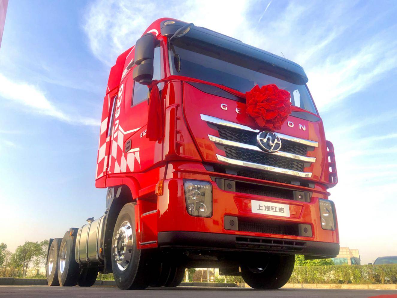 老总亲自"直播带货",红岩杰狮2020牵引车首发直播成绩惊人