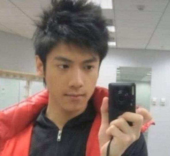 罗云熙学生时代照片曝光妥妥的一位杀马特少年简直辣眼睛