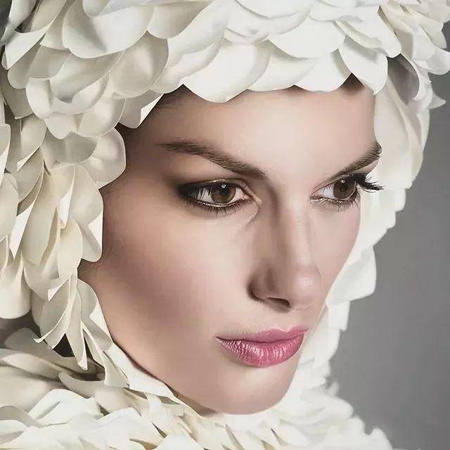 瑞典女艺术家安娜哈尔丁莫尔超写实人物油画作品赏析