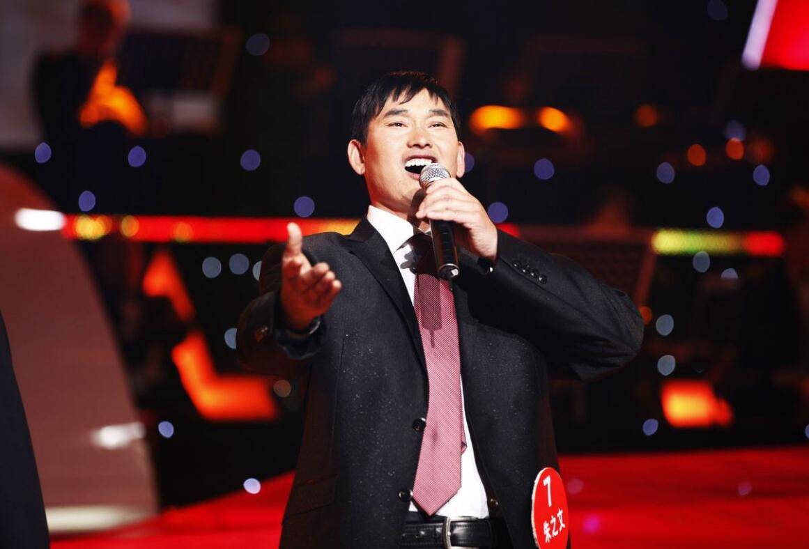 朱之文硬笔书法欣赏,和"瘦金体"相似!网友:专心唱歌吧!