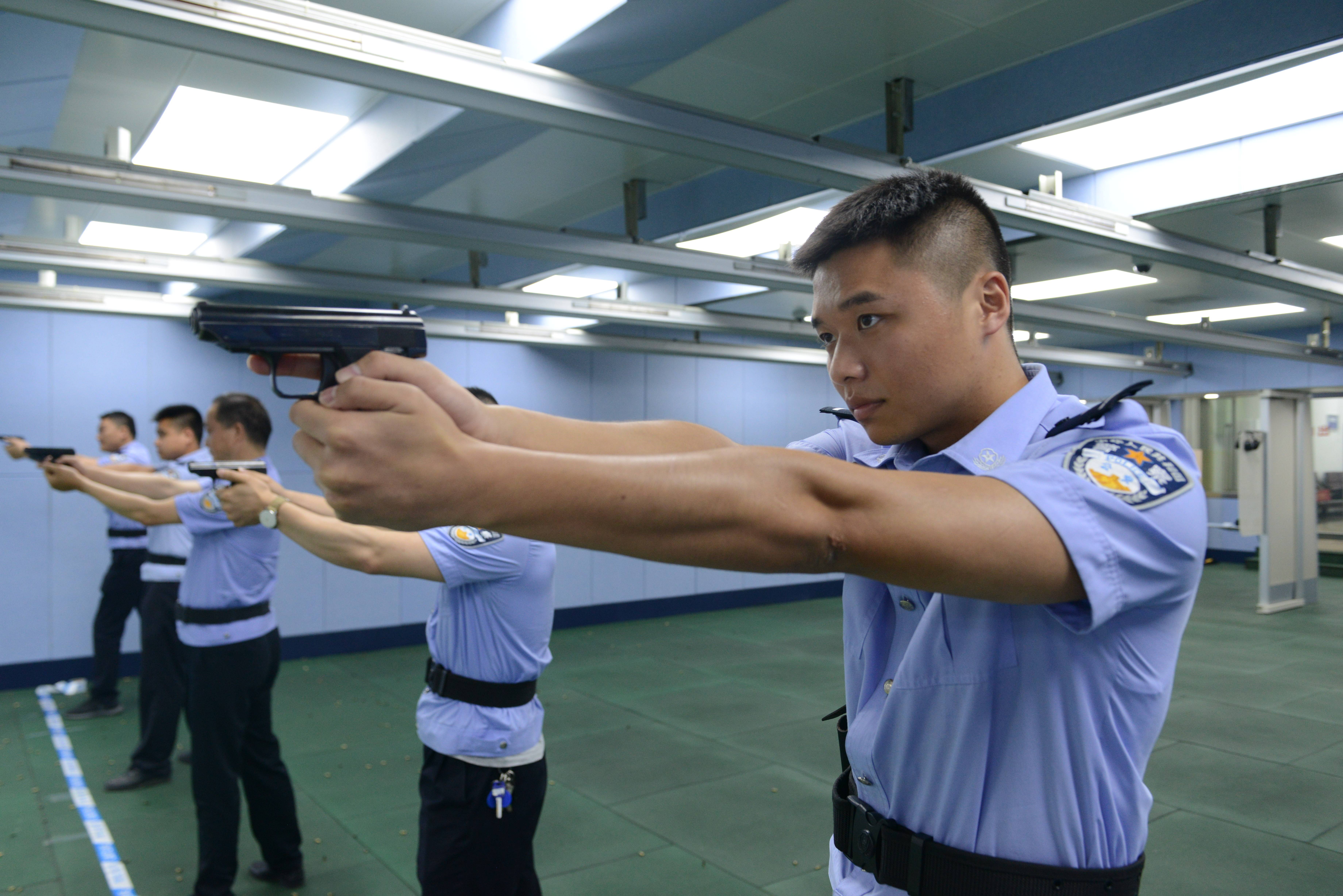 桃源县公安局组织民警开展手枪快速射击训练