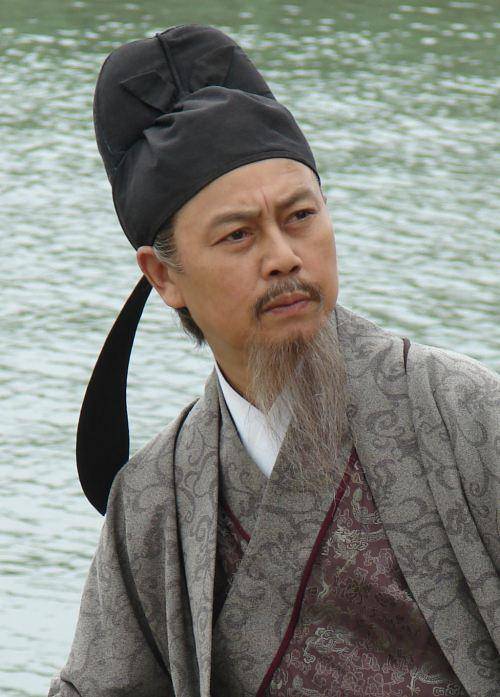 原创在泾县有个桃花潭潭水边有个汪伦墓可是他的陵墓曾经三次被毁