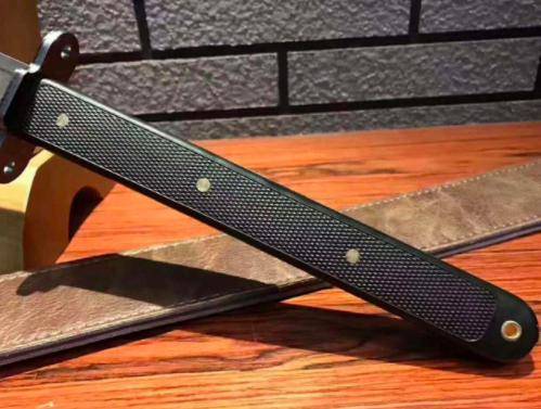 唐样大刀的代表是正仓院所藏的"武王大刀"和"破阵乐大刀"等,在当时多