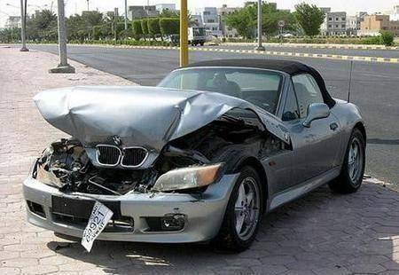 又一"纸糊车"露出马脚,车皮还不如鸡蛋壳,车主:看走眼了