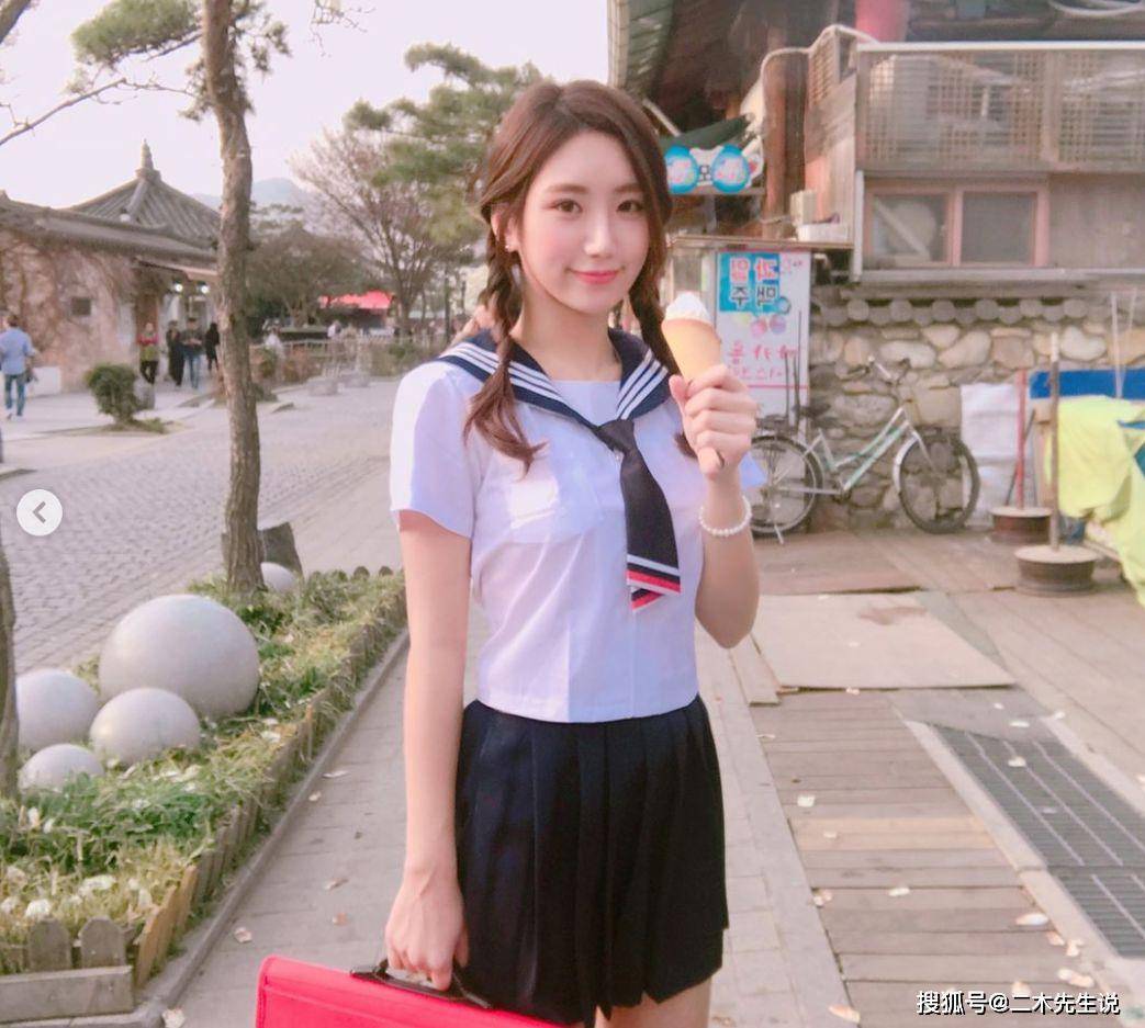 原创肌肉男星马东锡俘虏小17岁性感女友艺正花外表强硬内心柔软