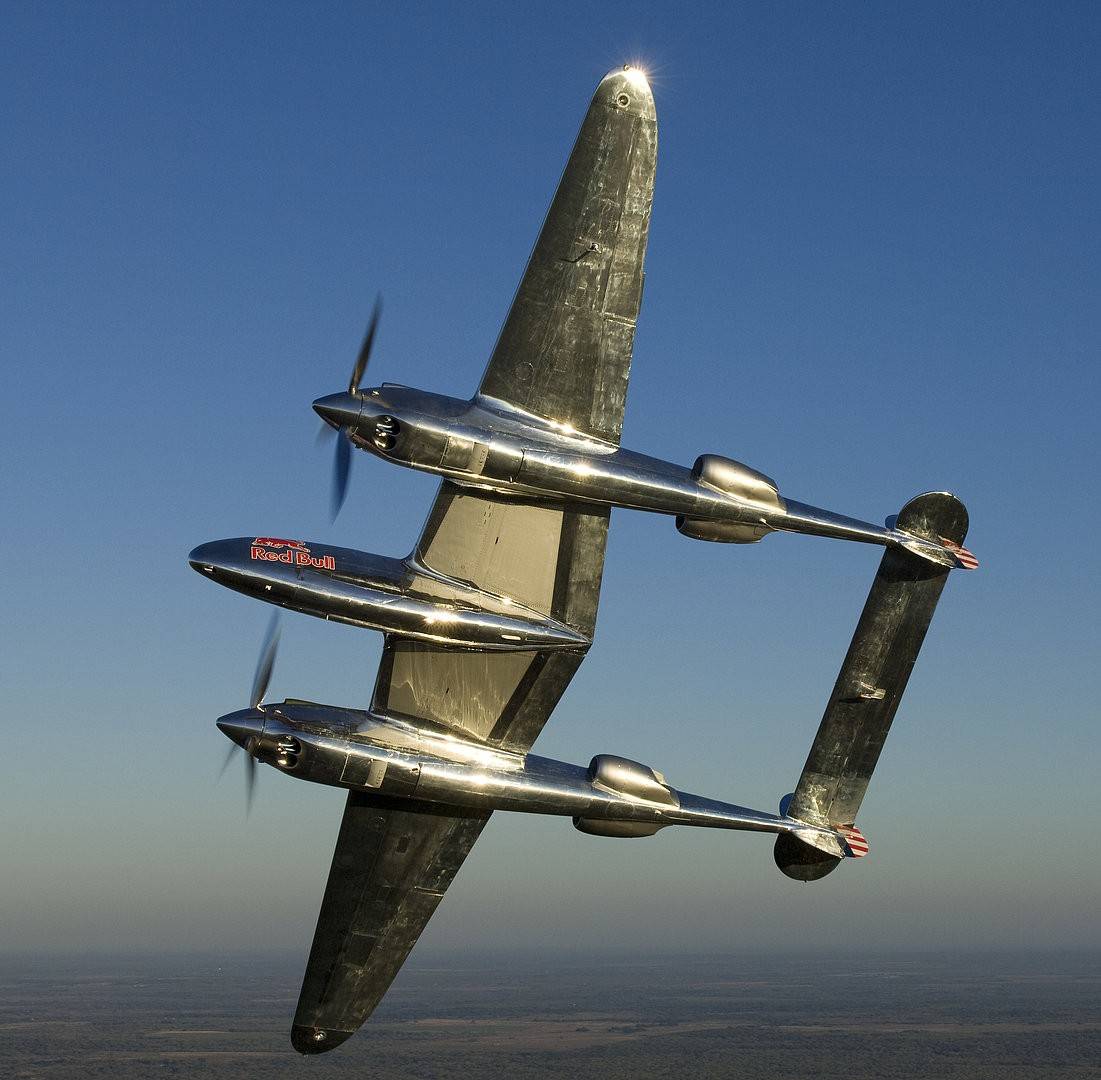 二战上空的一道光: 美国p-38闪电战斗机为何被日军称为双身恶魔