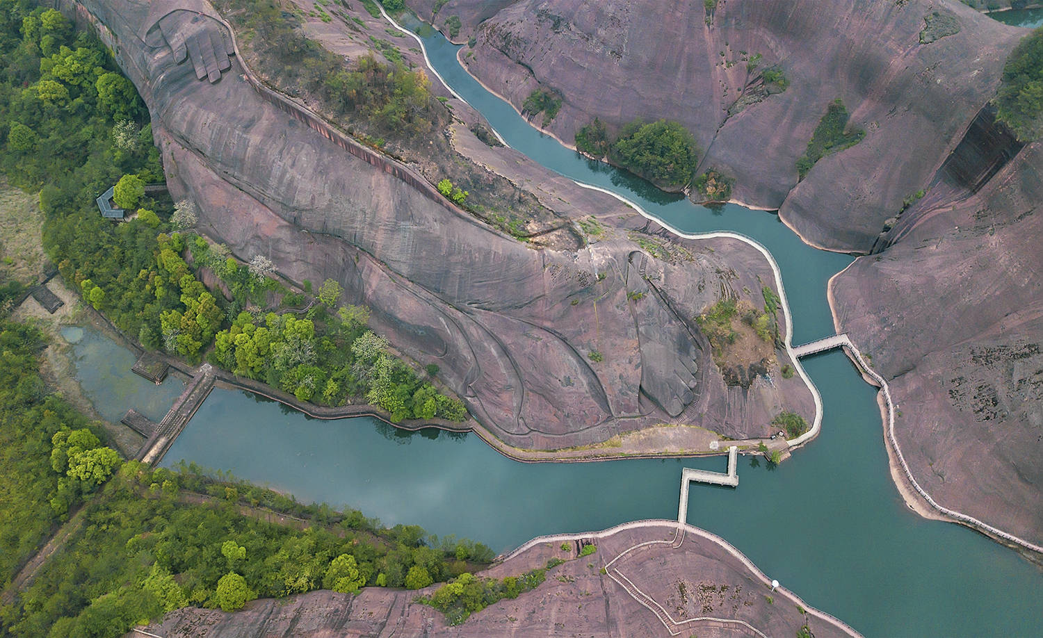 震撼!416米长的弋阳卧佛,却鲜为人知,山是一尊佛,佛是一座山