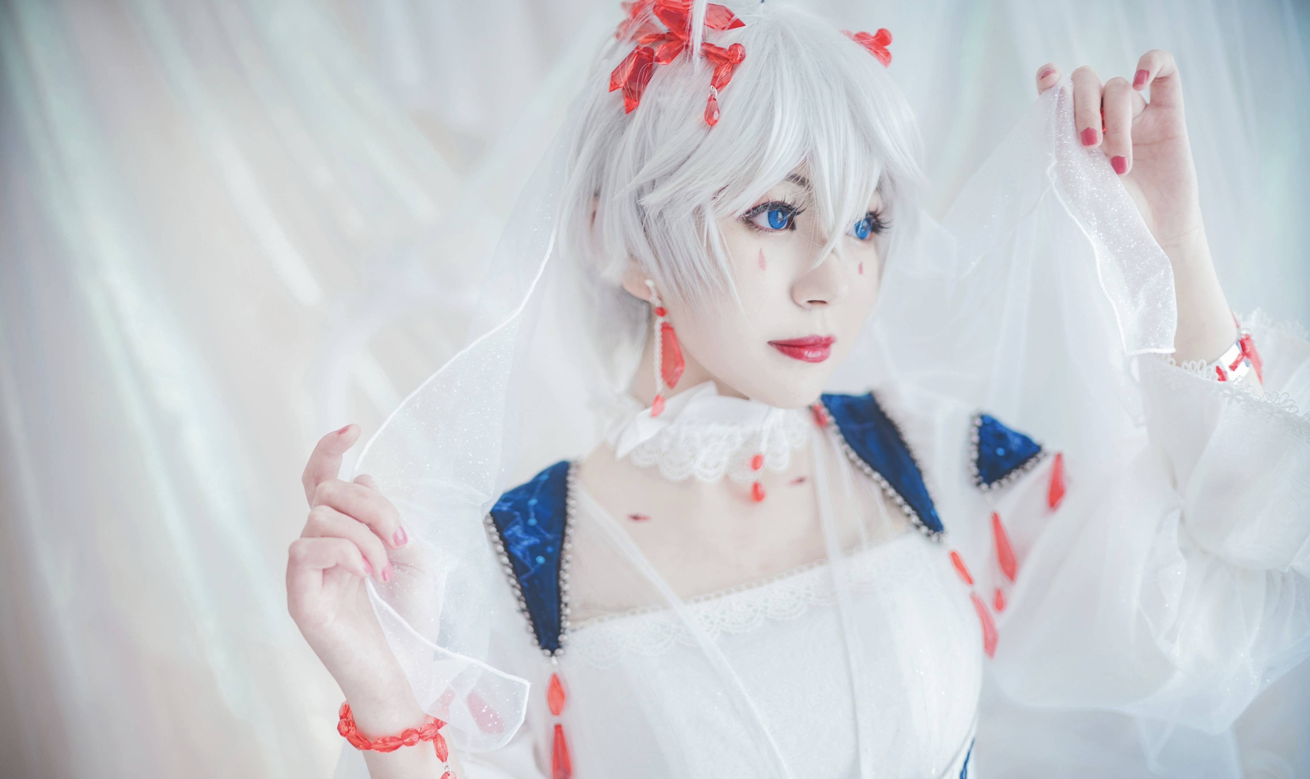 cos南北组言和洛天依红雨冠